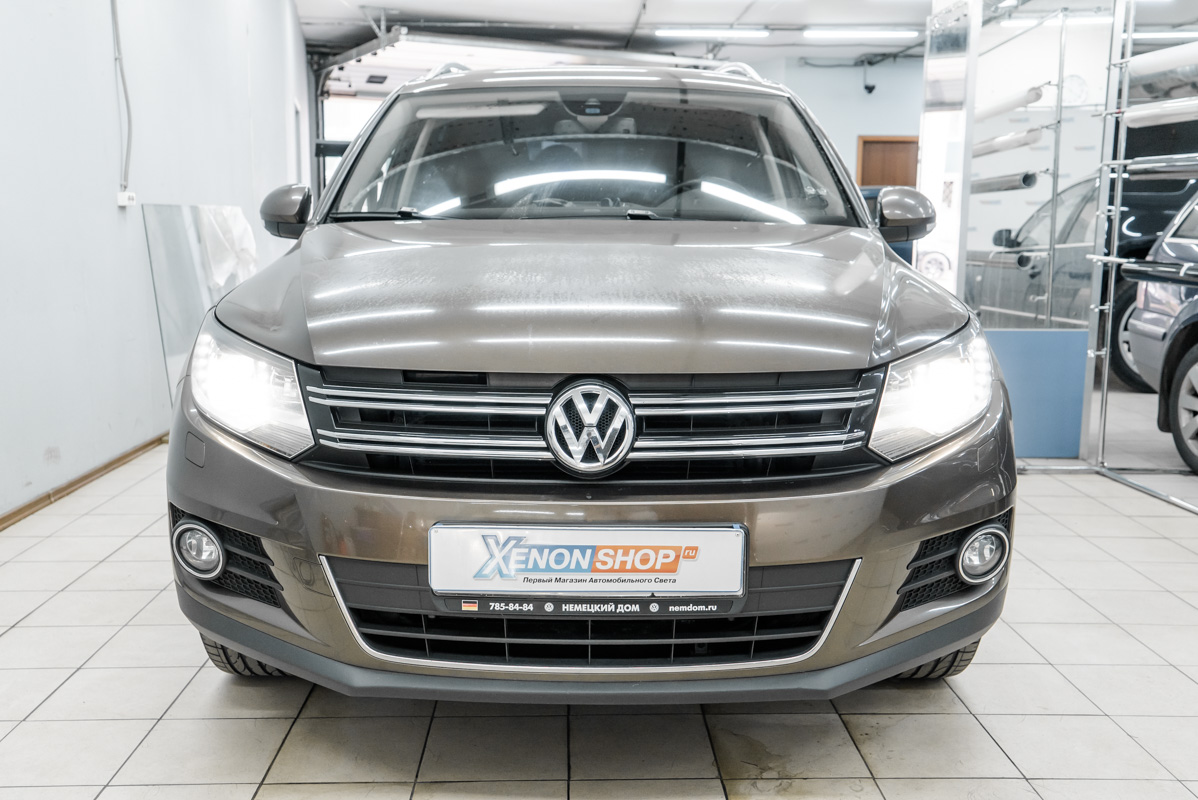 Замена ламп в ближнем свете Фольксваген Тигуан (Volkswagen Tiguan) -  Установка КсенонШоп в Санкт-Петербурге (СПБ)