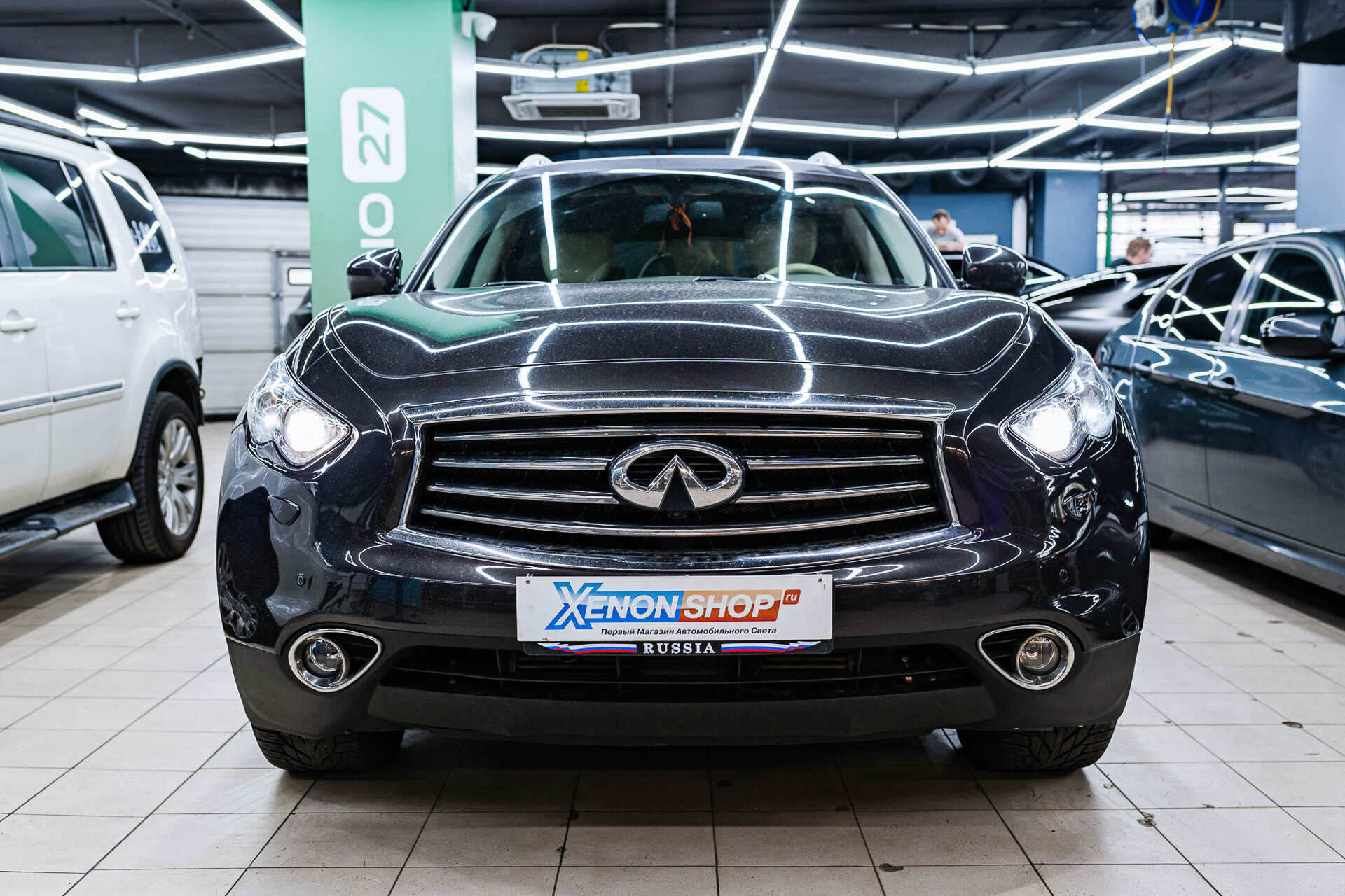 Исходный свет фар и вид автомобиля в момент обращения.