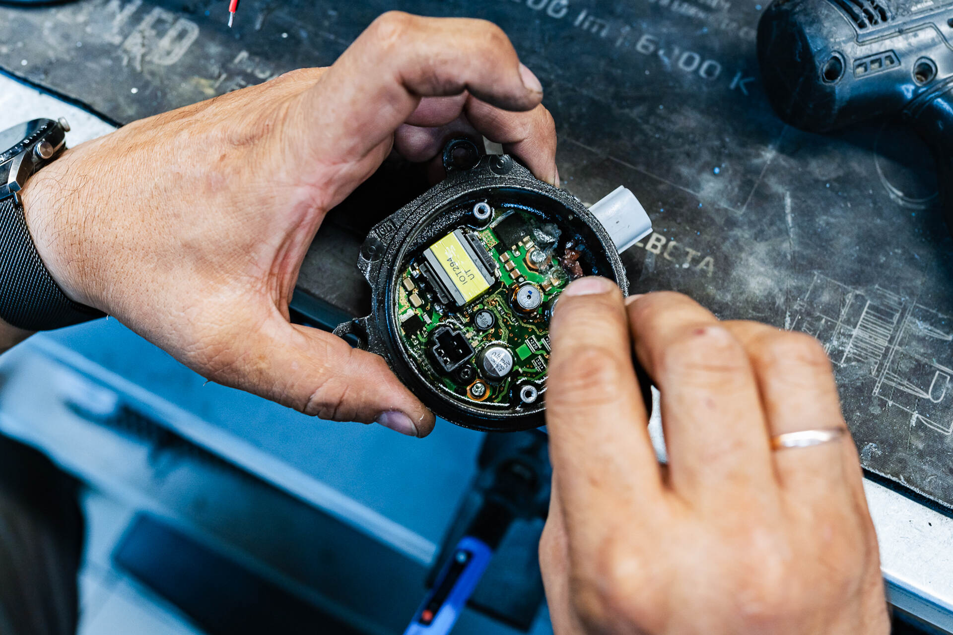 Установка новых линз в фары.