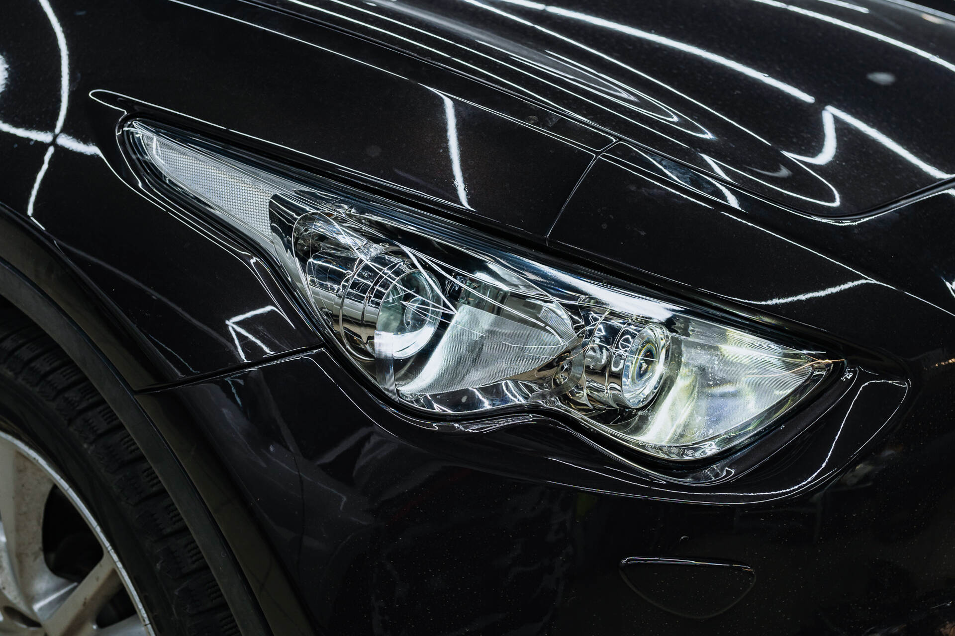 Итоговый свет фар и вид автомобиля после работы.