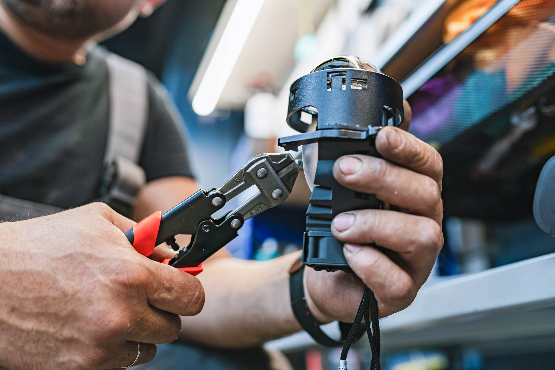 Установка новых линз в фары.