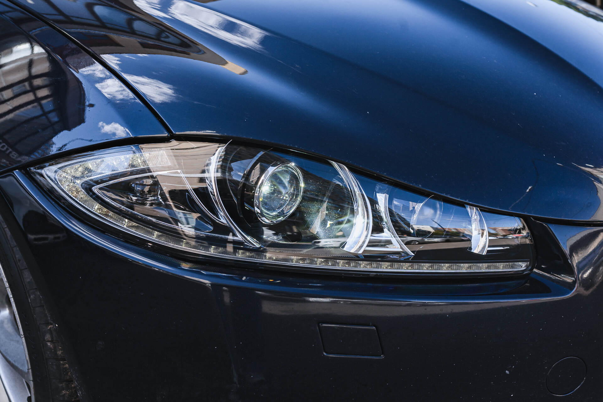 Итоговый свет фар и вид автомобиля после работы.