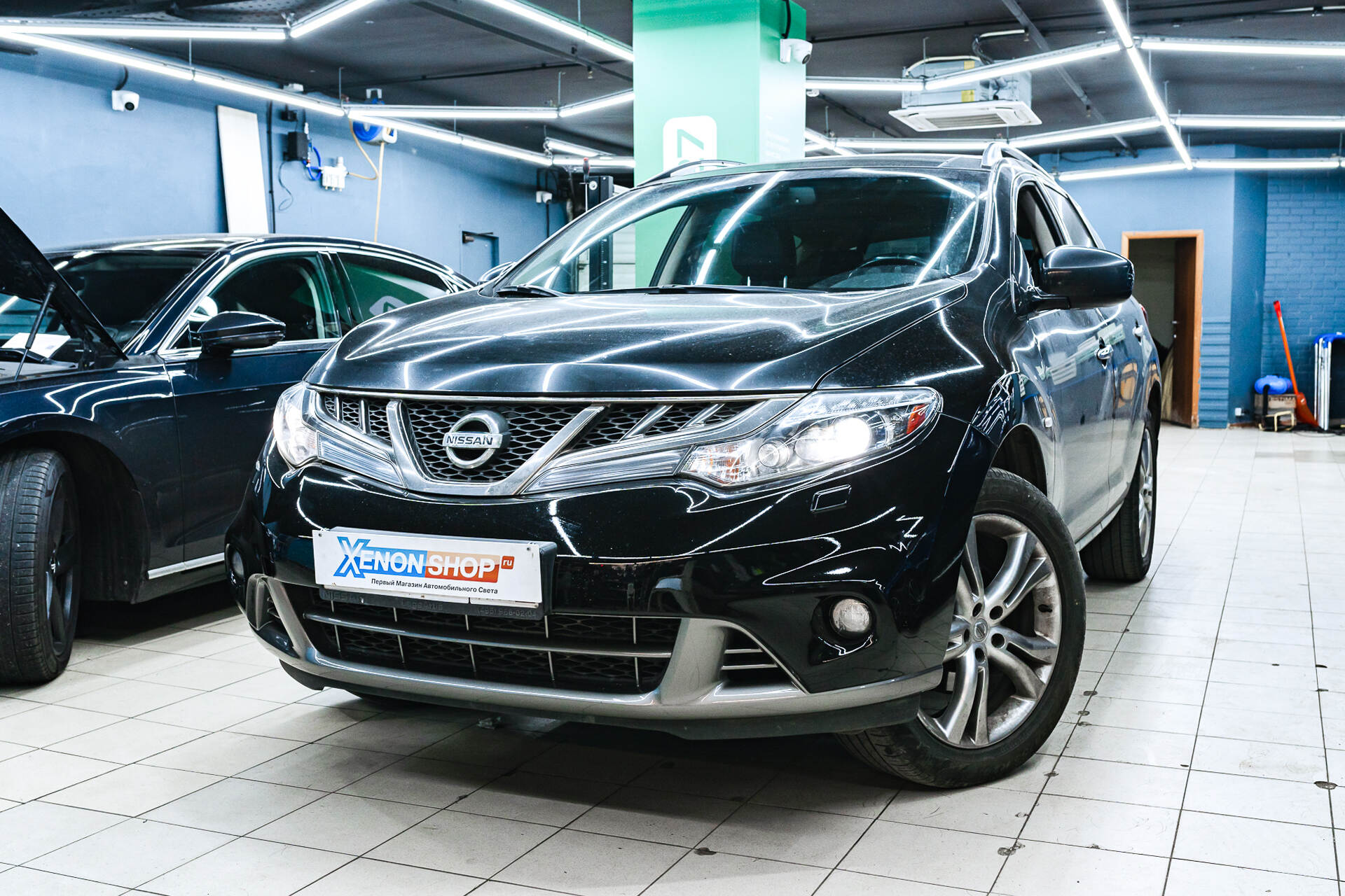 Исходная светотеневая граница, свет фар и вид автомобиля в момент обращения.