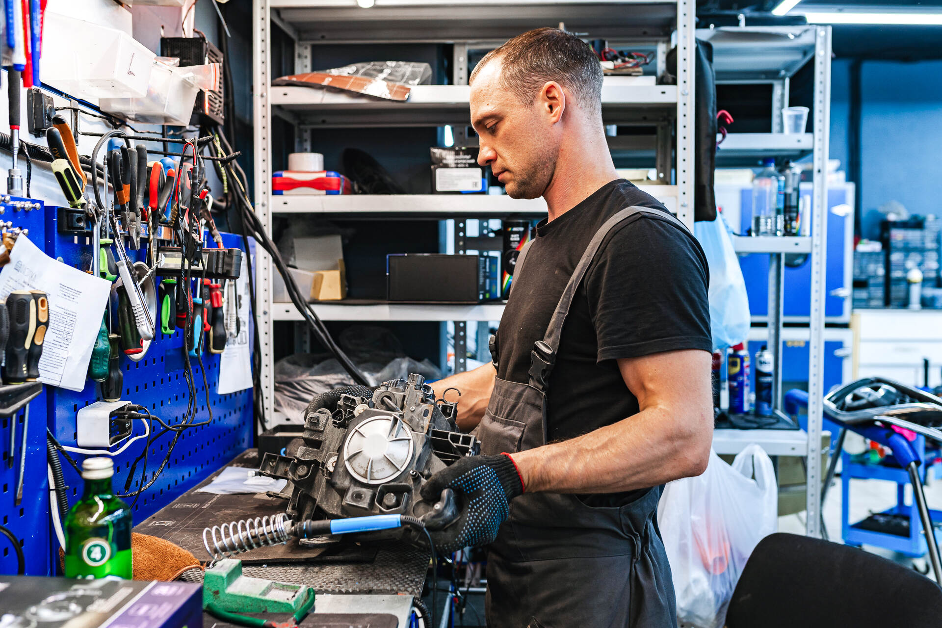 Демонтаж и разбор фар.