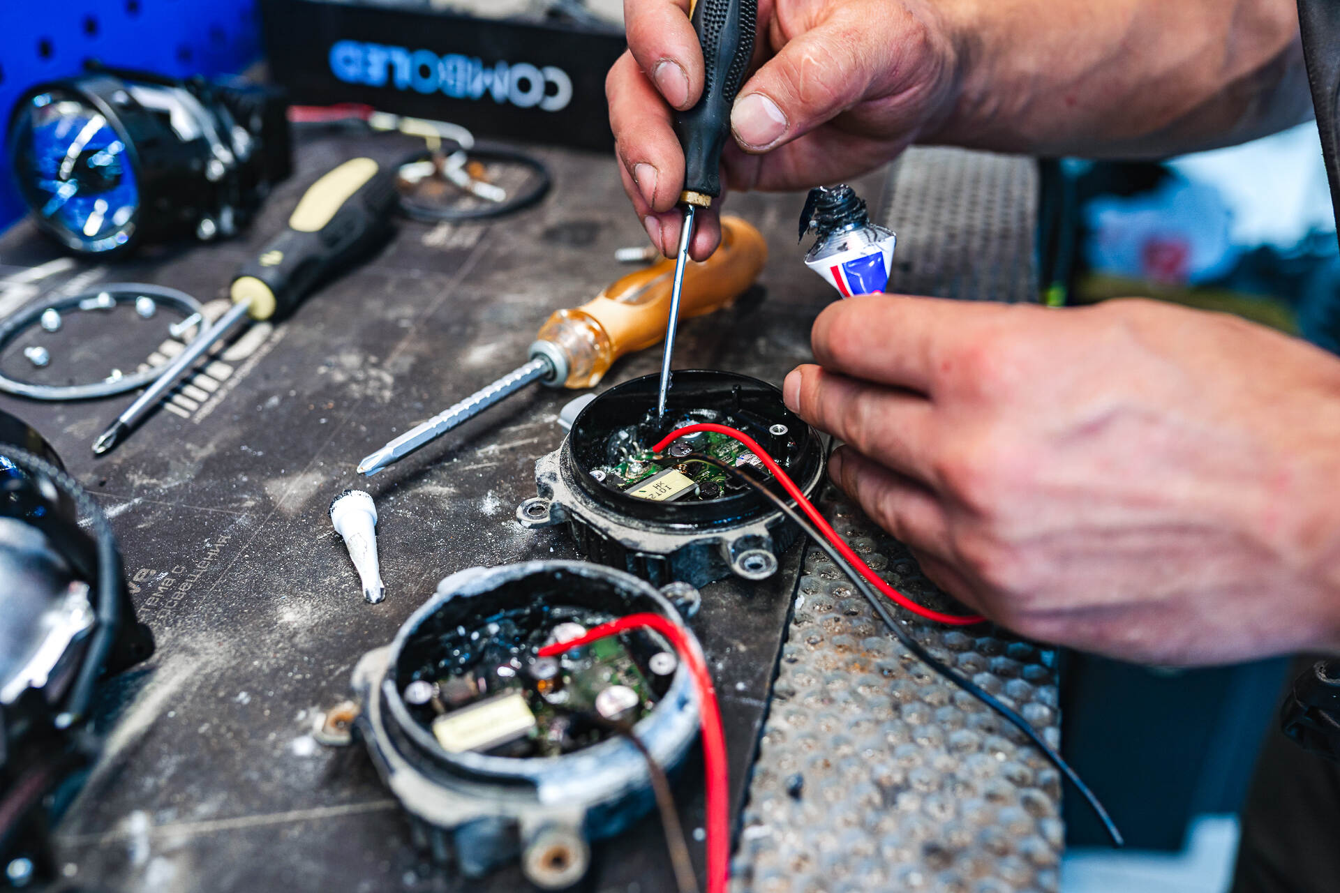 Установка новых линз в фары.