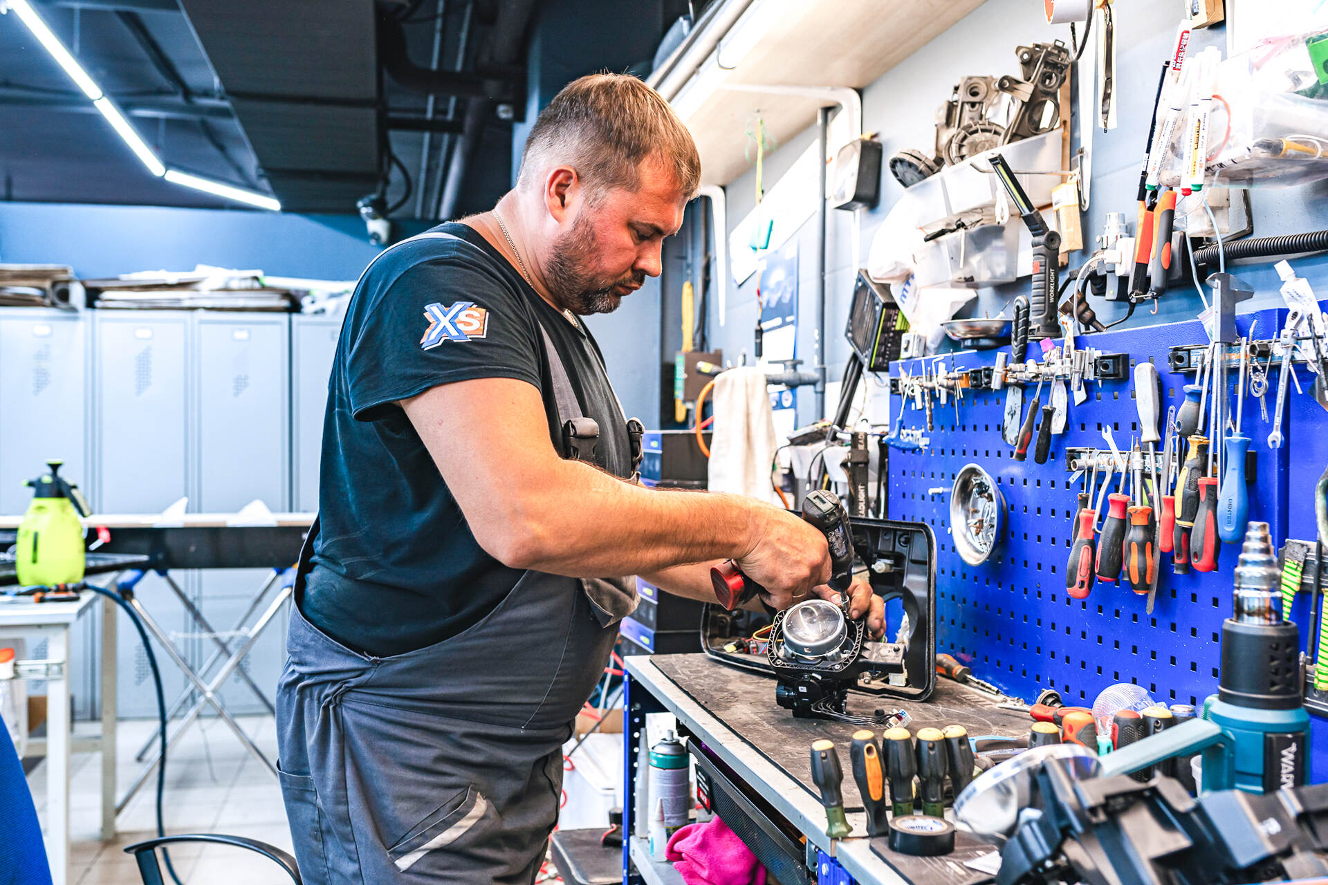 Разбираем фары.