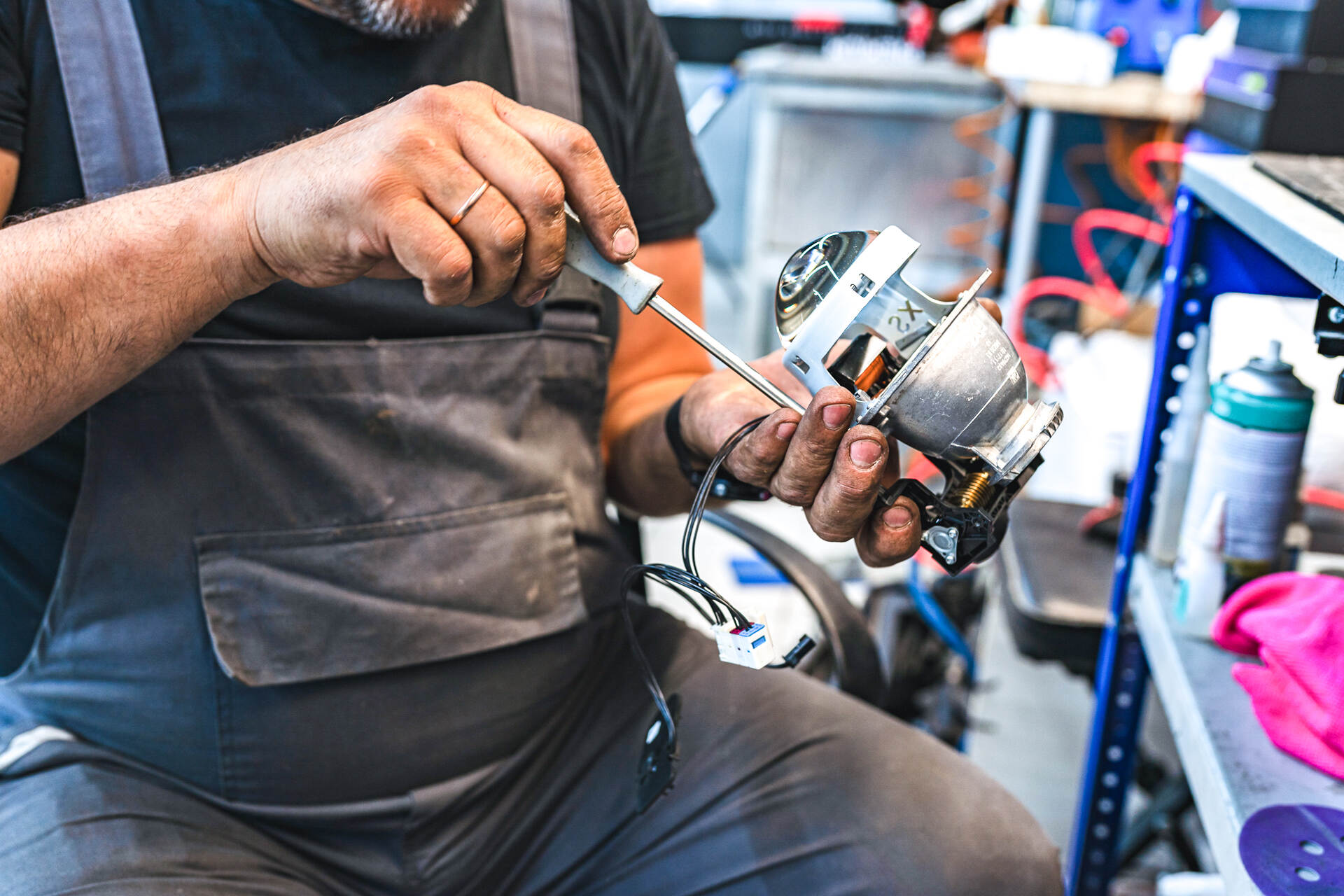 Установка новых линз в фары.