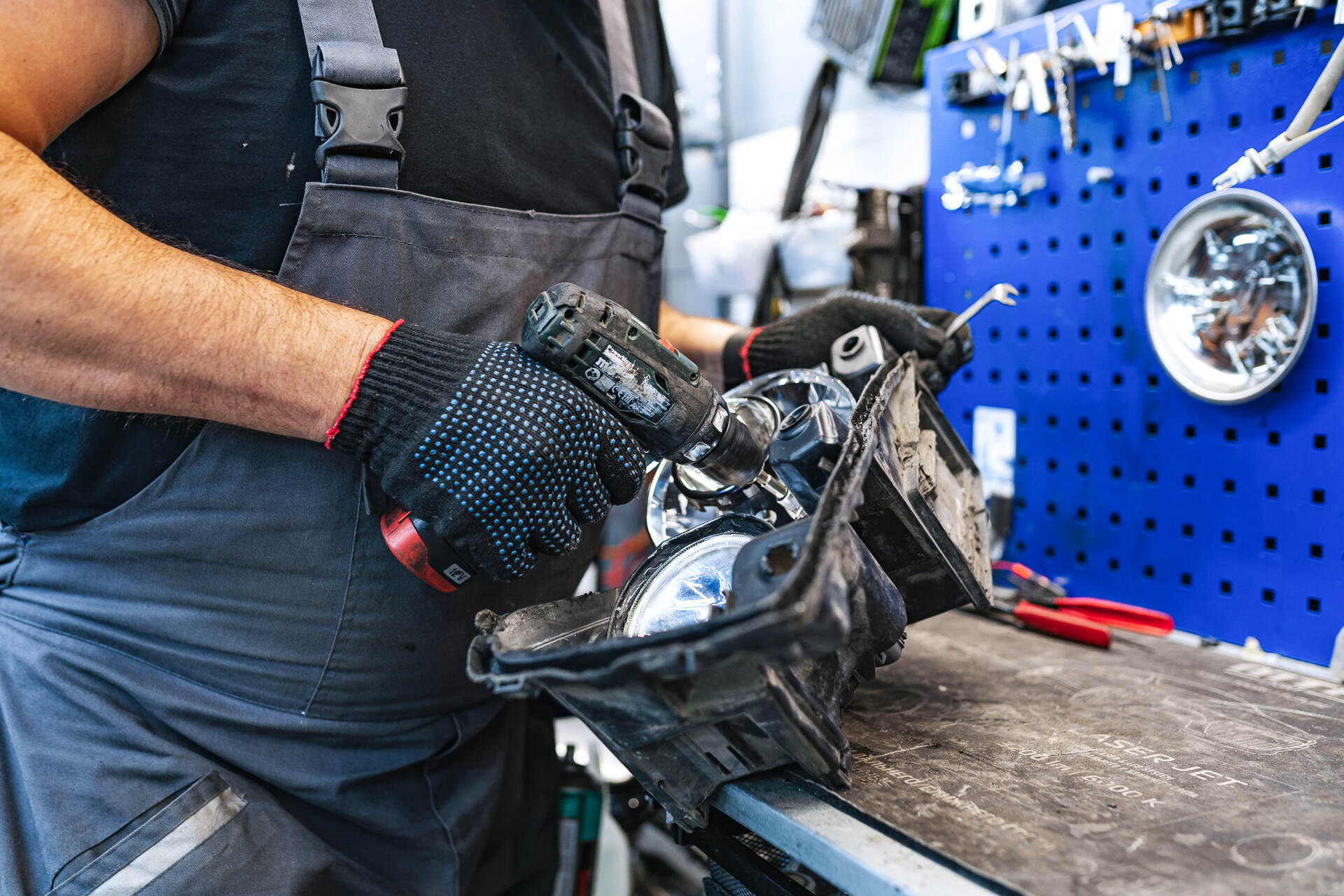 Разбираем фары.