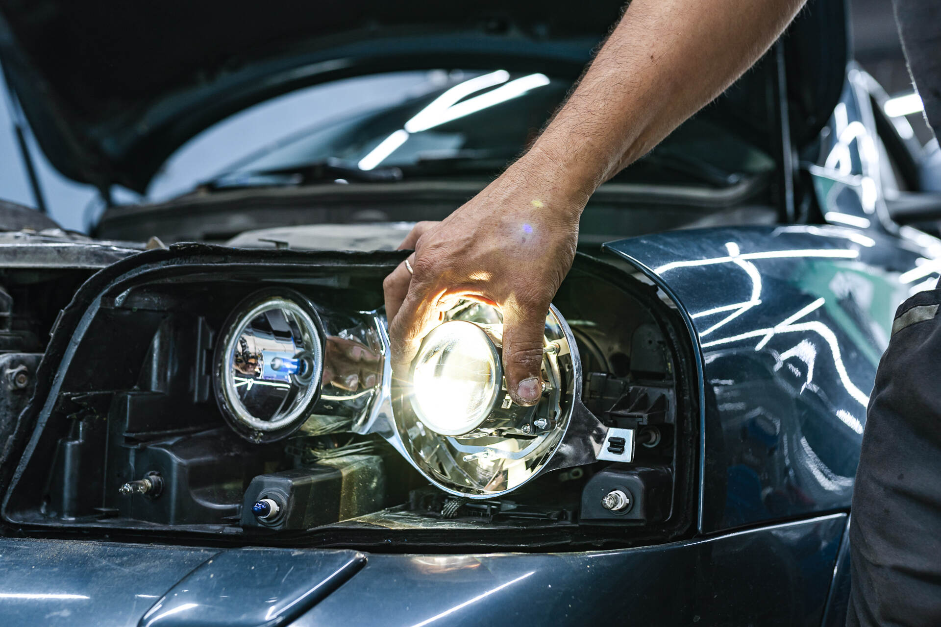 Установка новых линз в фары.