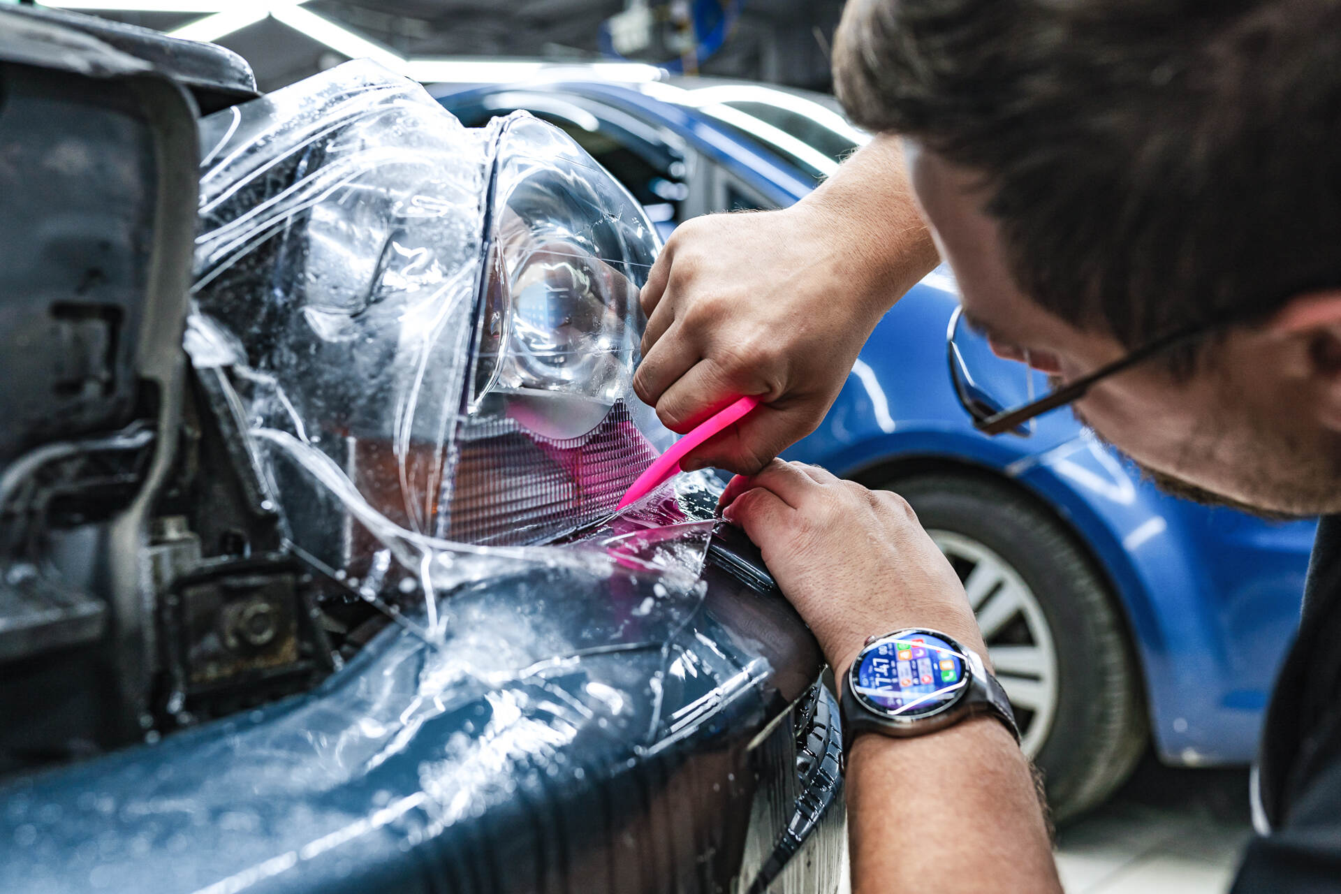 Бронируем фары плёнкой и регулируем световой поток фар.