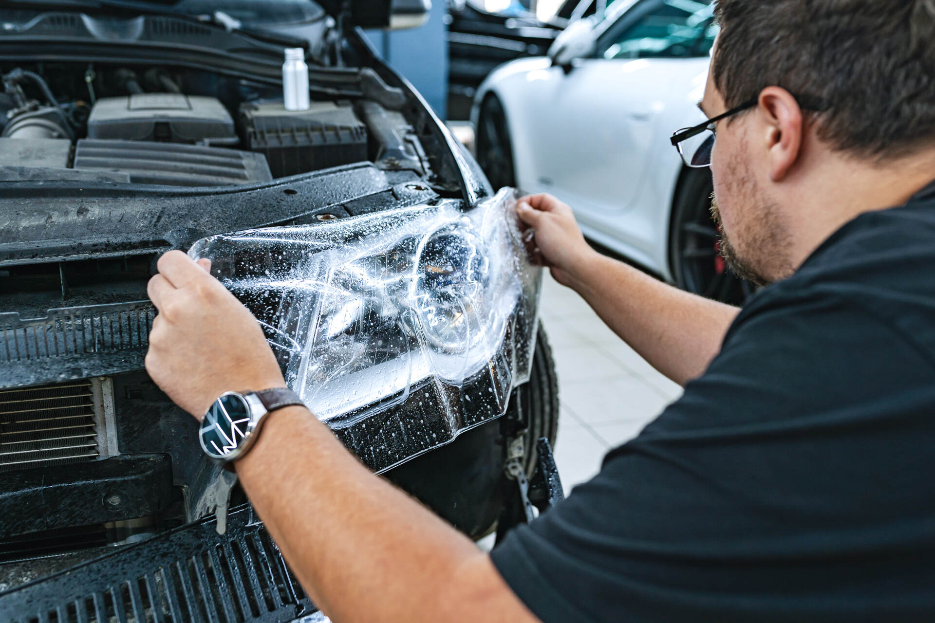 Регулируем свет и затягиваем фары бронёй.