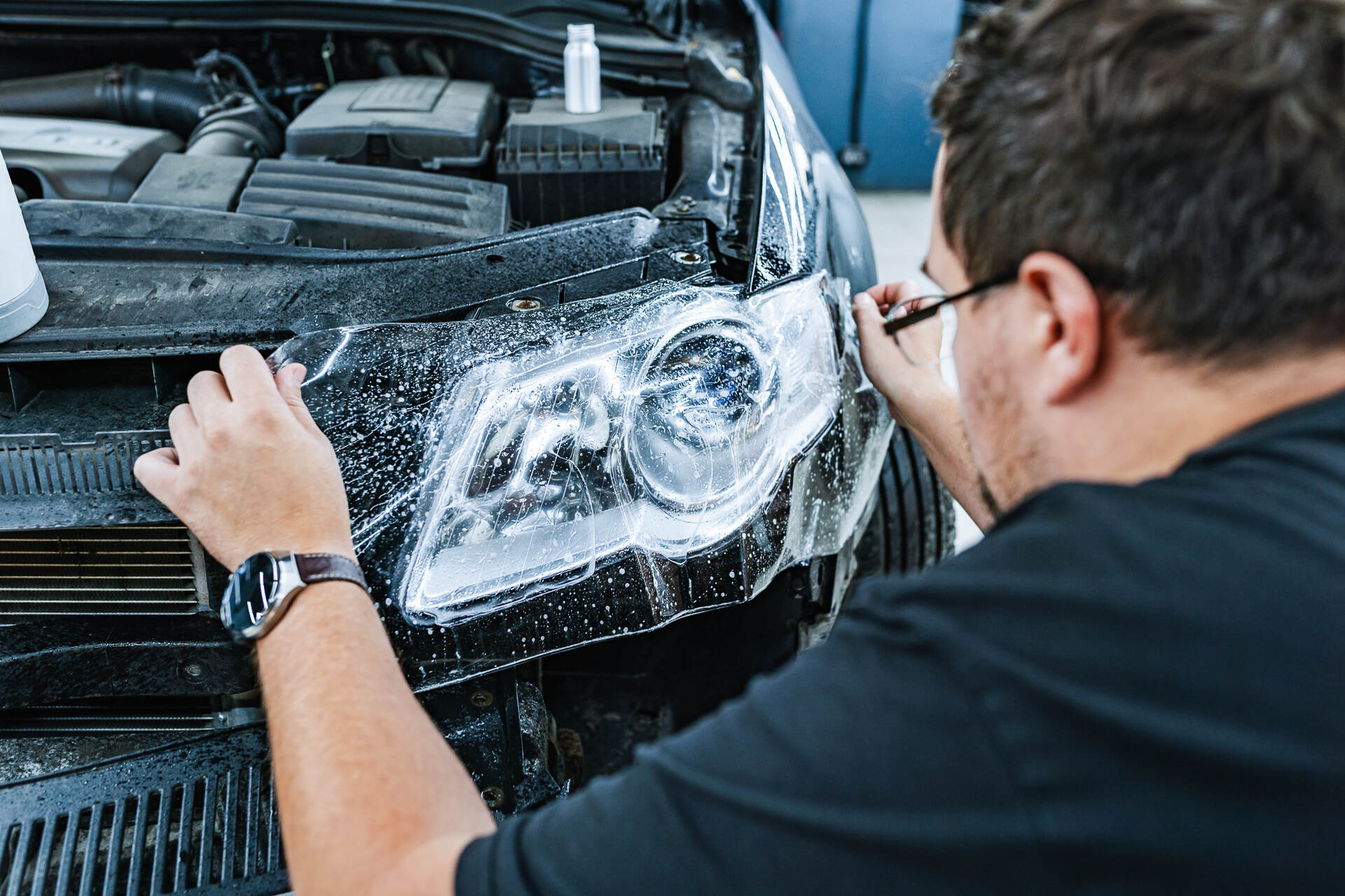 Регулируем свет и затягиваем фары бронёй.