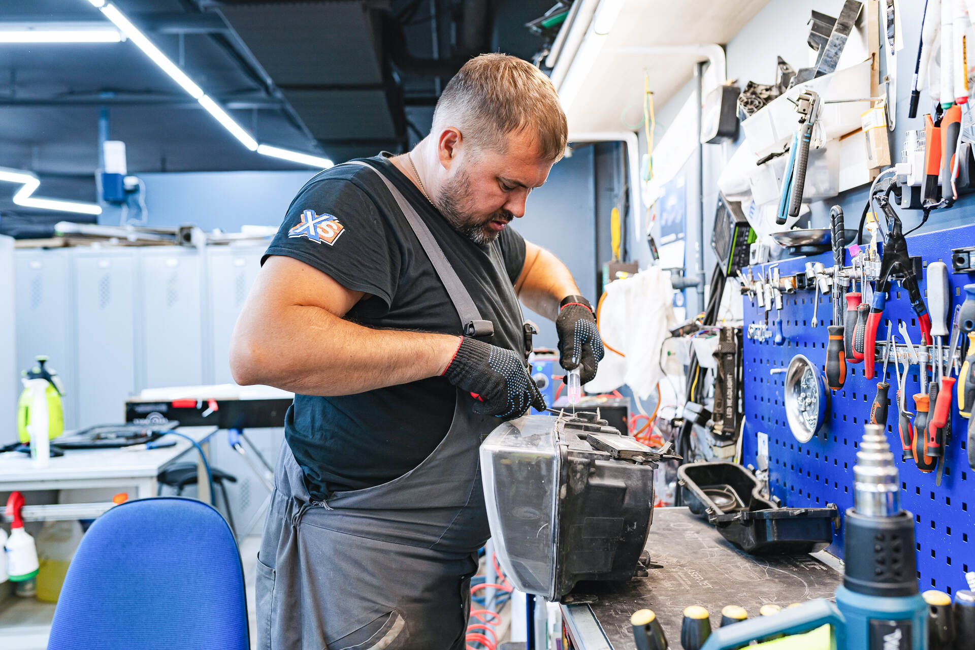 Разбираем фары.