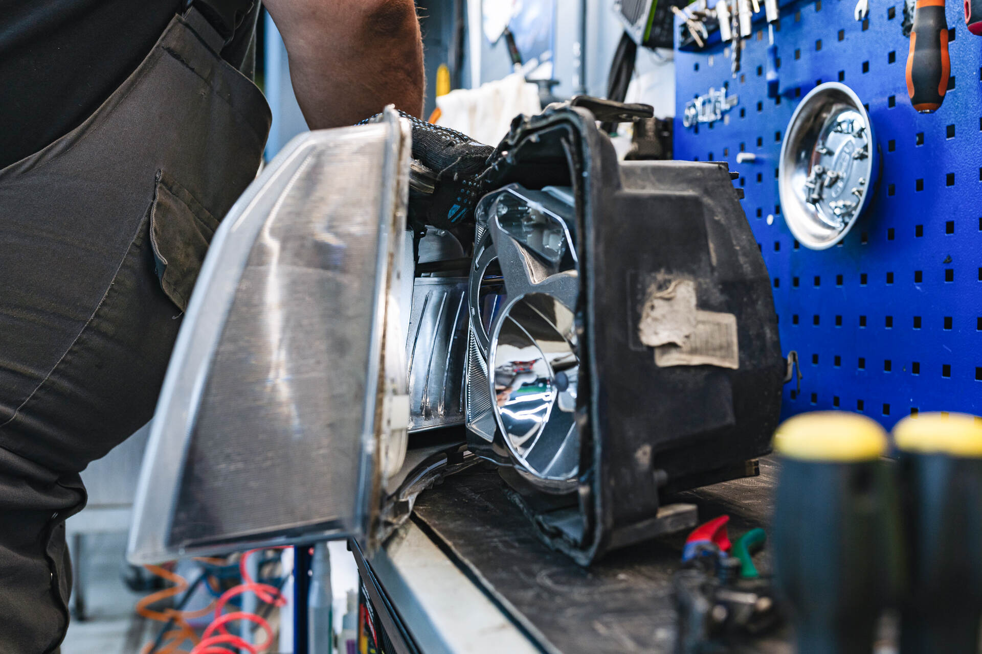 Разбираем фары.