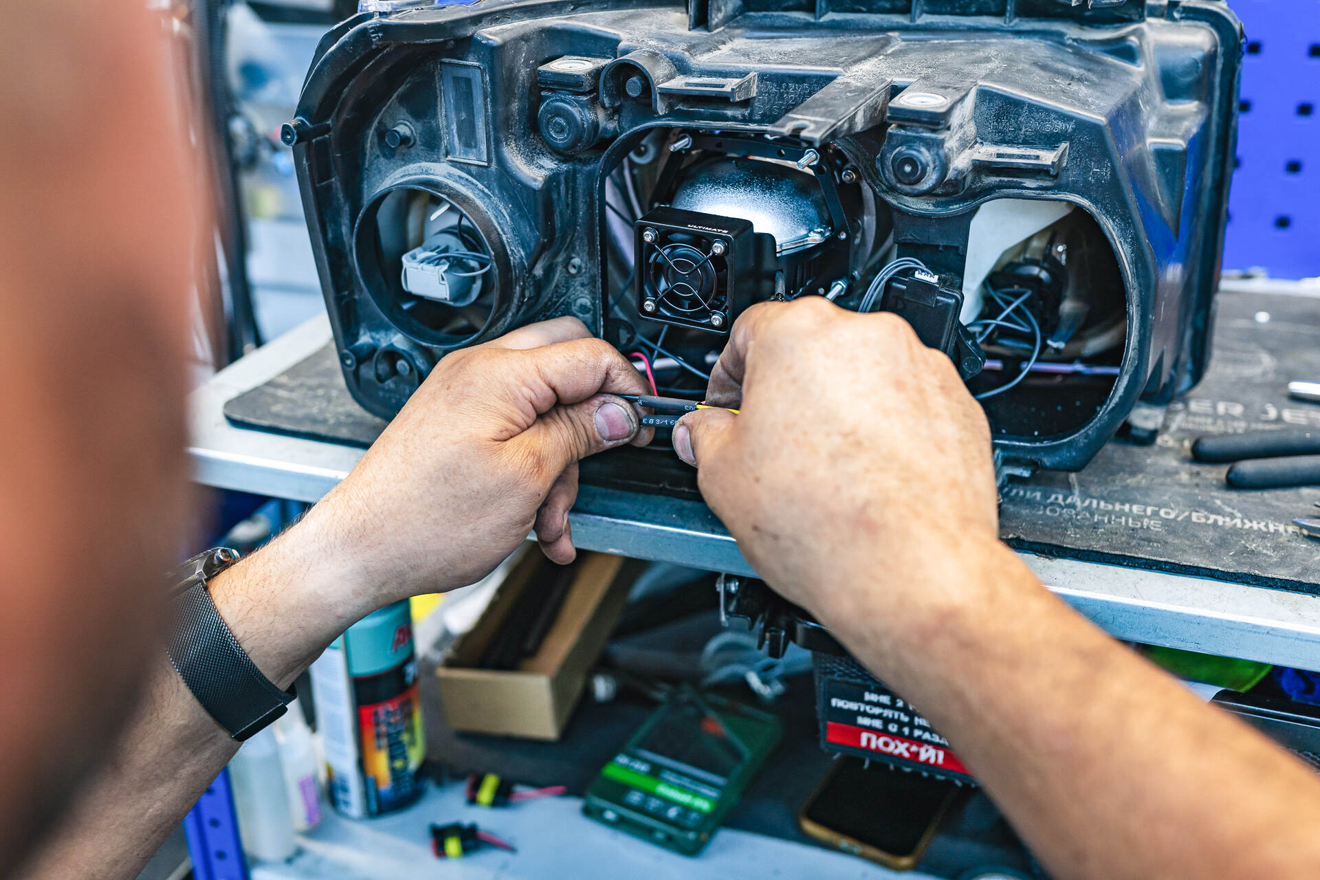 Установка новых линз в фары.