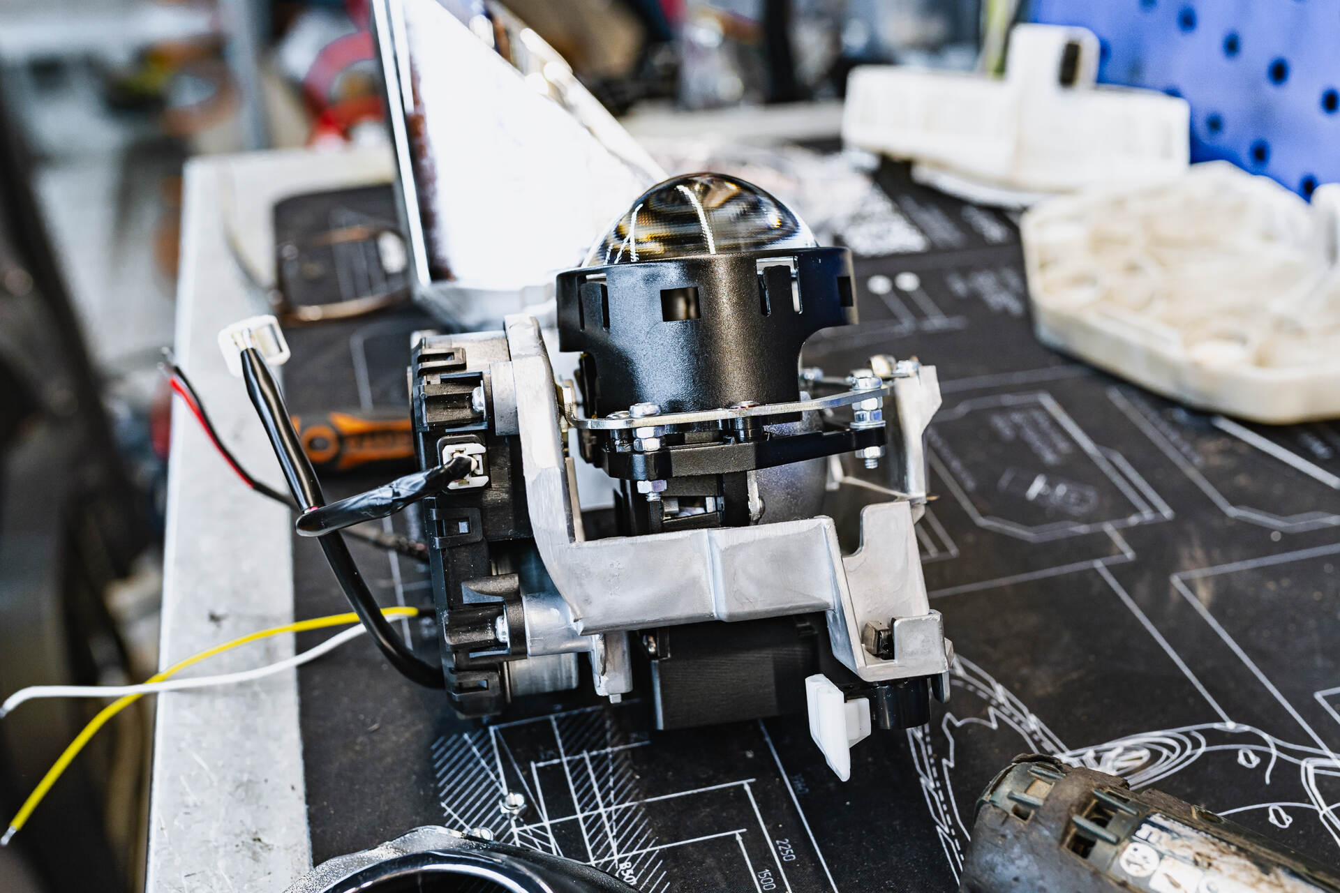 Установка новых светодиодных линз.