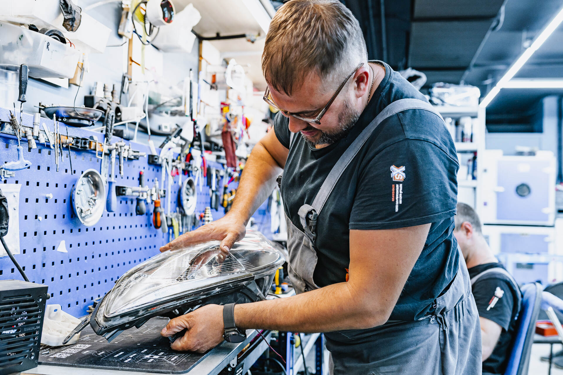 Герметизируем фары и регулируем свет.