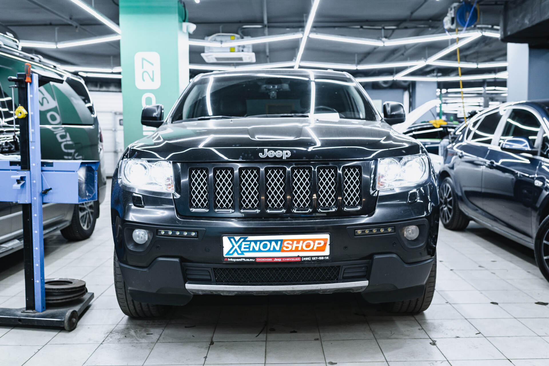 Итоговая светотеневая граница, свет фар и вид авто после работы.