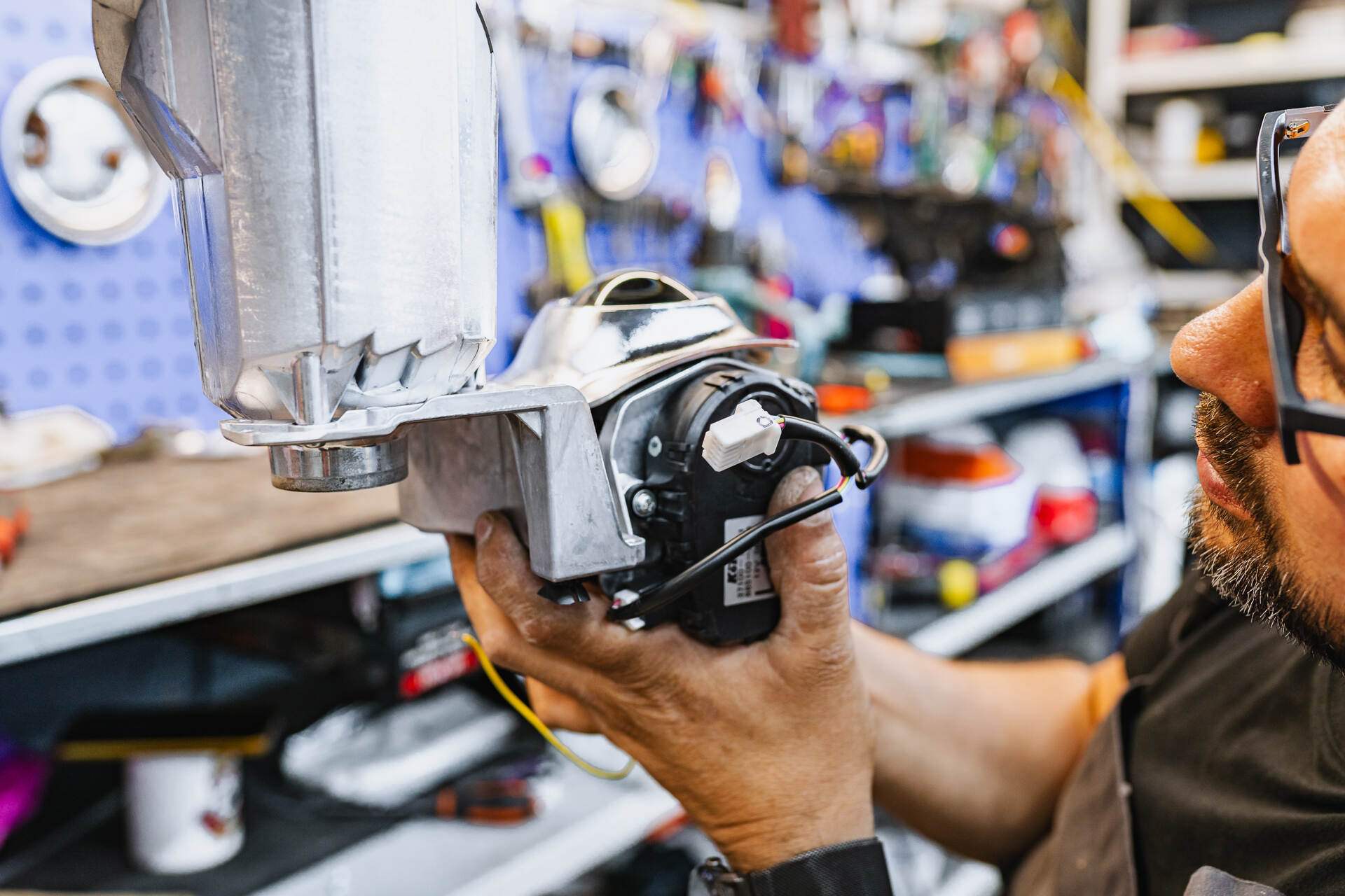 Установка новых линз в фары.