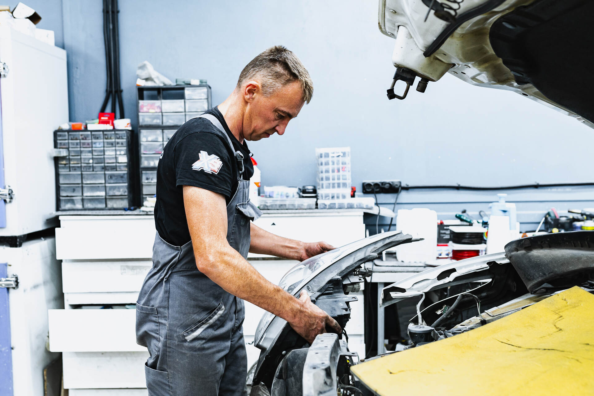 Демонтаж и разбор фар.