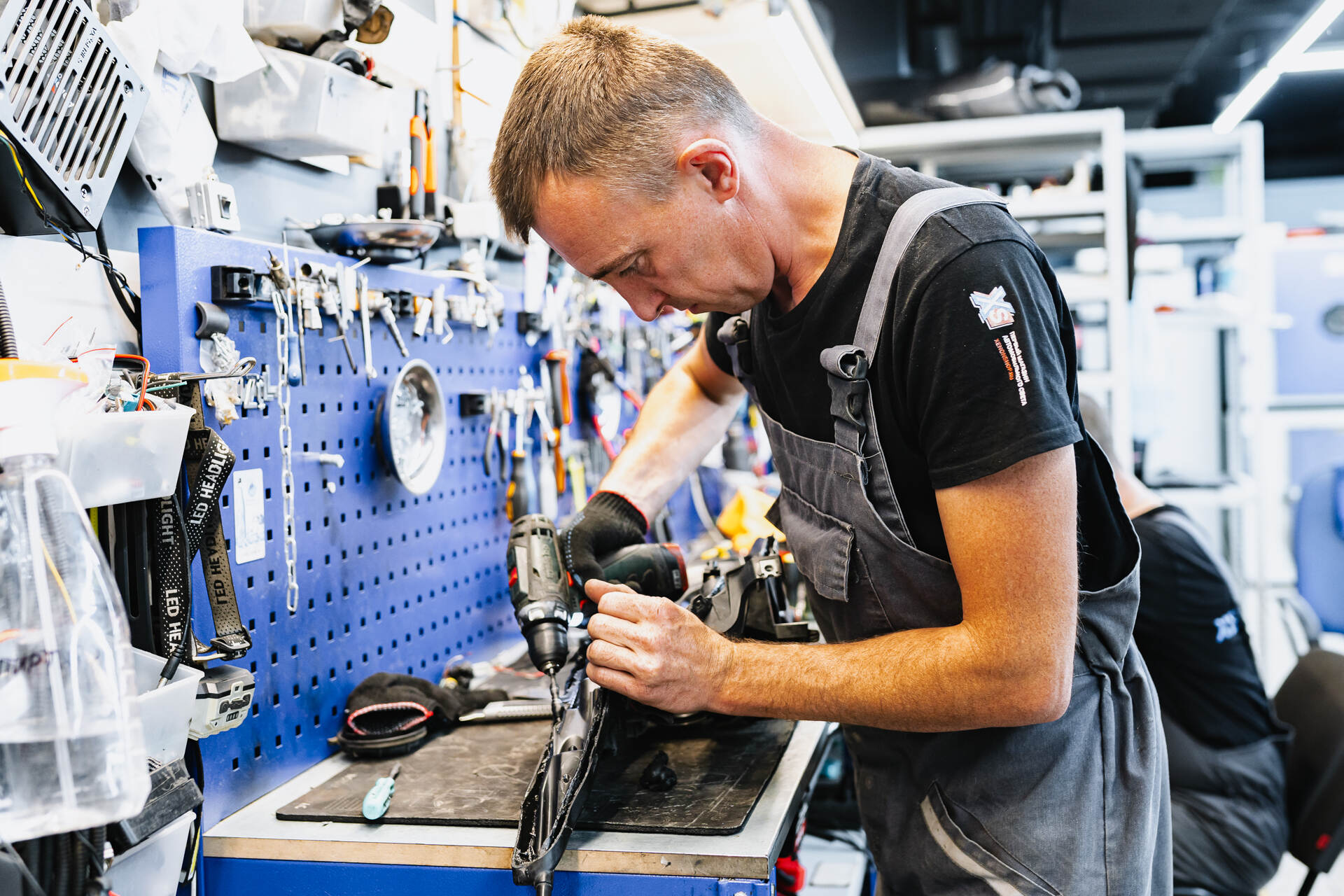 Демонтаж и разбор фар.