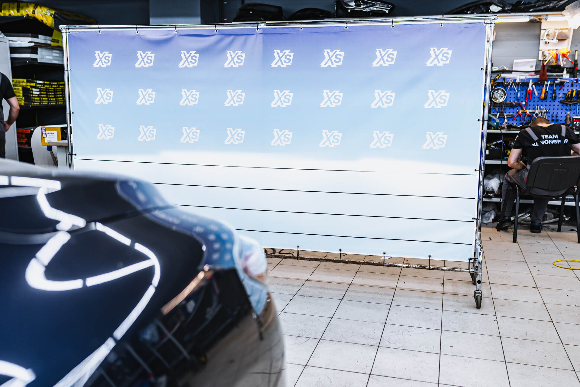 Итоговая светотеневая граница, свет и вид фар и автомобиля после работы.